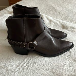 Brusque women’s boots size 10.5/ 41 like new